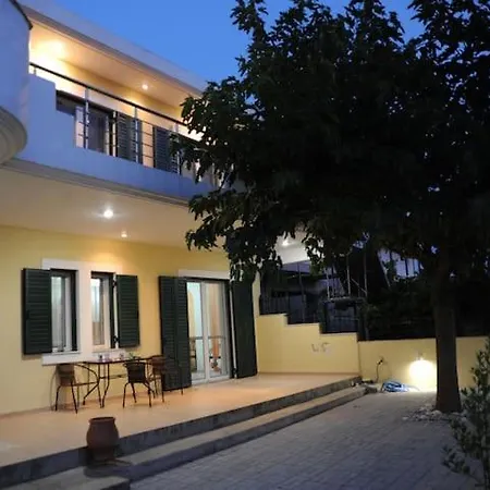 San Floran Apartment *