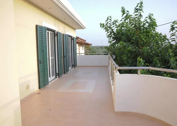 Lägenhet San Floran Agios Floros